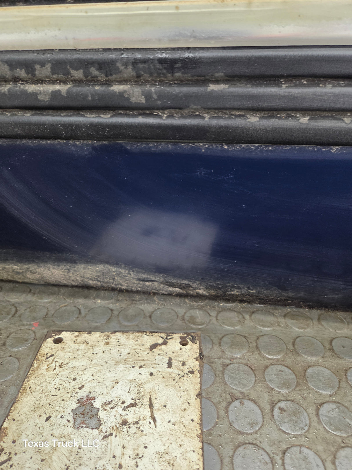 1999-2006 Chevrolet Silverado / GMC Sierra 1500 2500 3500 HD Front Driver Side Door LH