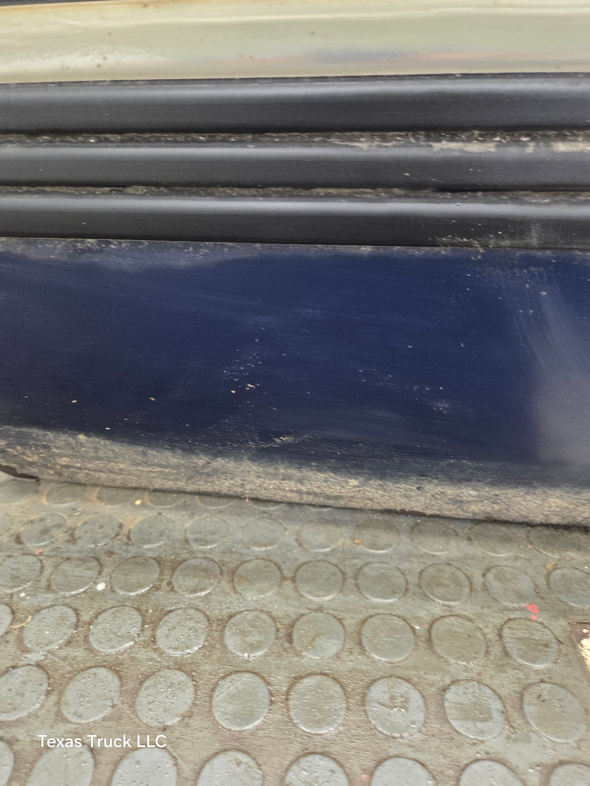 1999-2006 Chevrolet Silverado / GMC Sierra 1500 2500 3500 HD Front Driver Side Door LH