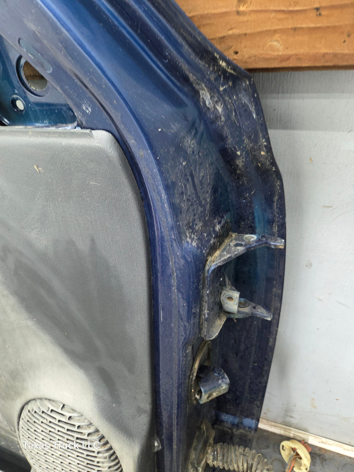 1999-2006 Chevrolet Silverado / GMC Sierra 1500 2500 3500 HD Front Driver Side Door LH