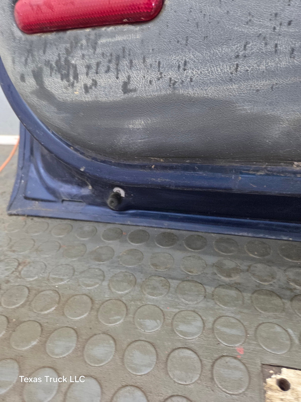 1999-2006 Chevrolet Silverado / GMC Sierra 1500 2500 3500 HD Front Driver Side Door LH