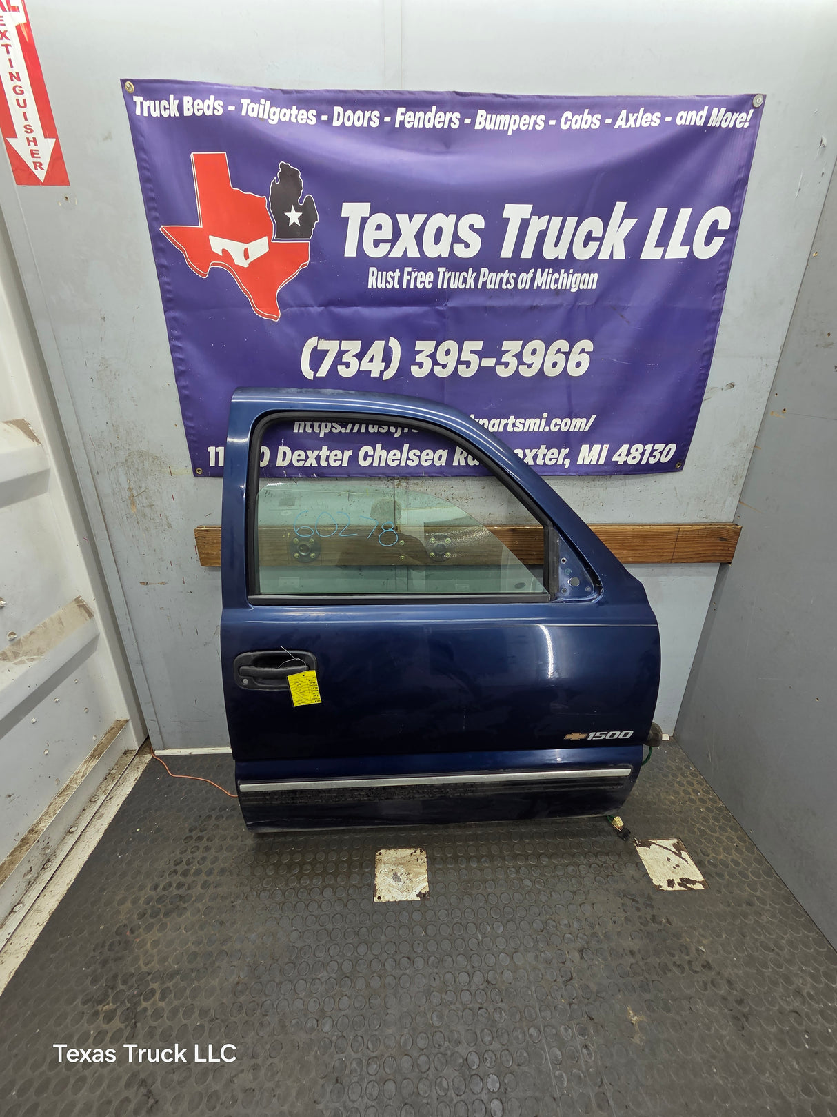 1999-2006 Chevrolet Silverado / GMC Sierra 1500 2500 3500 HD Front Passenger side Door RH