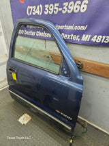 1999-2006 Chevrolet Silverado / GMC Sierra 1500 2500 3500 HD Front Passenger side Door RH