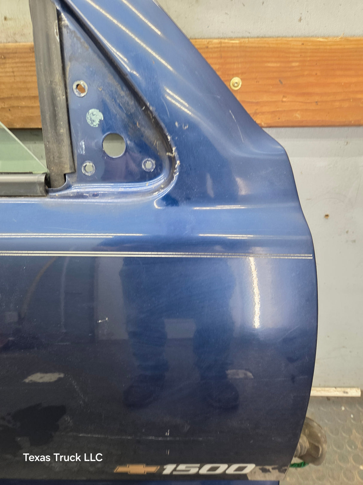 1999-2006 Chevrolet Silverado / GMC Sierra 1500 2500 3500 HD Front Passenger side Door RH