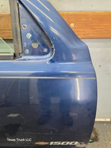 1999-2006 Chevrolet Silverado / GMC Sierra 1500 2500 3500 HD Front Passenger side Door RH