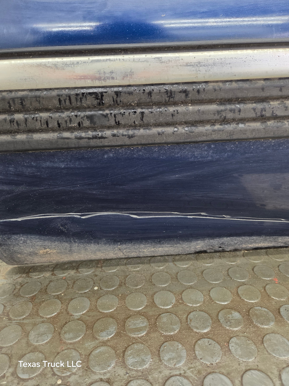 1999-2006 Chevrolet Silverado / GMC Sierra 1500 2500 3500 HD Front Passenger side Door RH