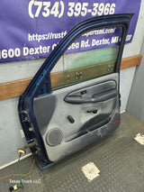 1999-2006 Chevrolet Silverado / GMC Sierra 1500 2500 3500 HD Front Passenger side Door RH