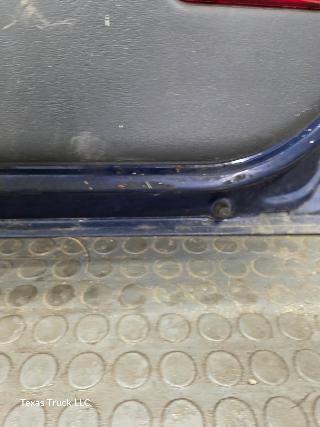 1999-2006 Chevrolet Silverado / GMC Sierra 1500 2500 3500 HD Front Passenger side Door RH