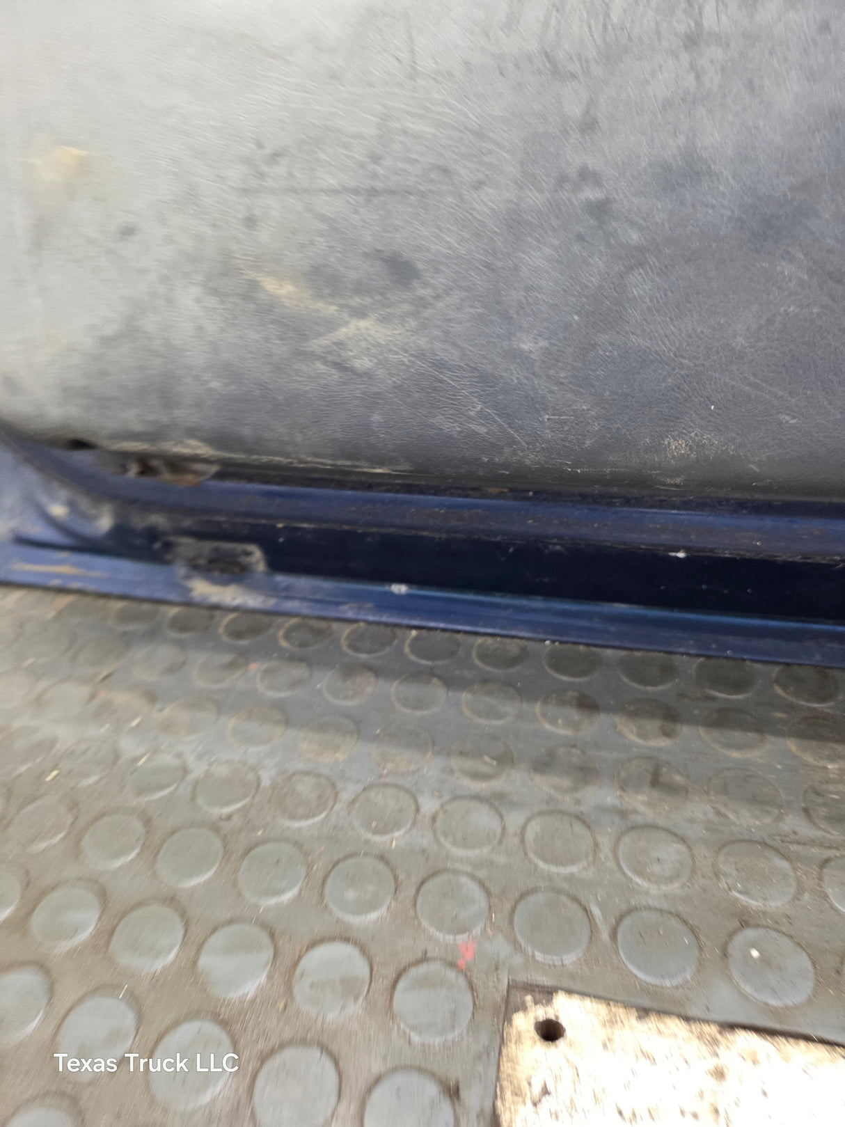 1999-2006 Chevrolet Silverado / GMC Sierra 1500 2500 3500 HD Front Passenger side Door RH