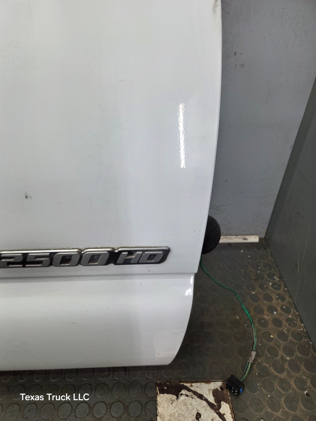 1999-2006 Chevrolet Silverado / GMC Sierra 1500 2500 3500 HD Front Passenger side Door RH