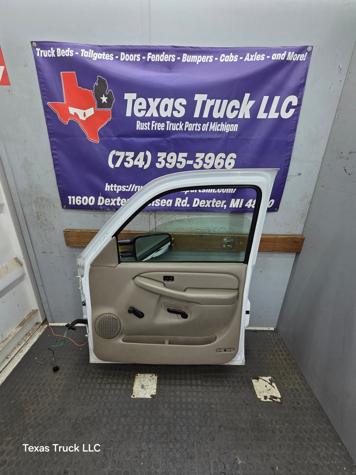 1999-2006 Chevrolet Silverado / GMC Sierra 1500 2500 3500 HD Front Passenger side Door RH