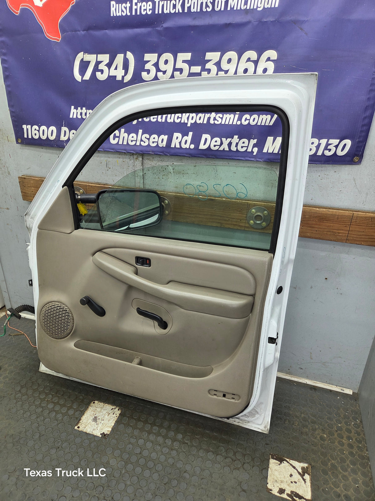 1999-2006 Chevrolet Silverado / GMC Sierra 1500 2500 3500 HD Front Passenger side Door RH