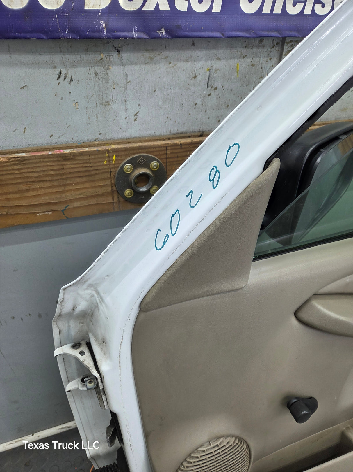 1999-2006 Chevrolet Silverado / GMC Sierra 1500 2500 3500 HD Front Passenger side Door RH
