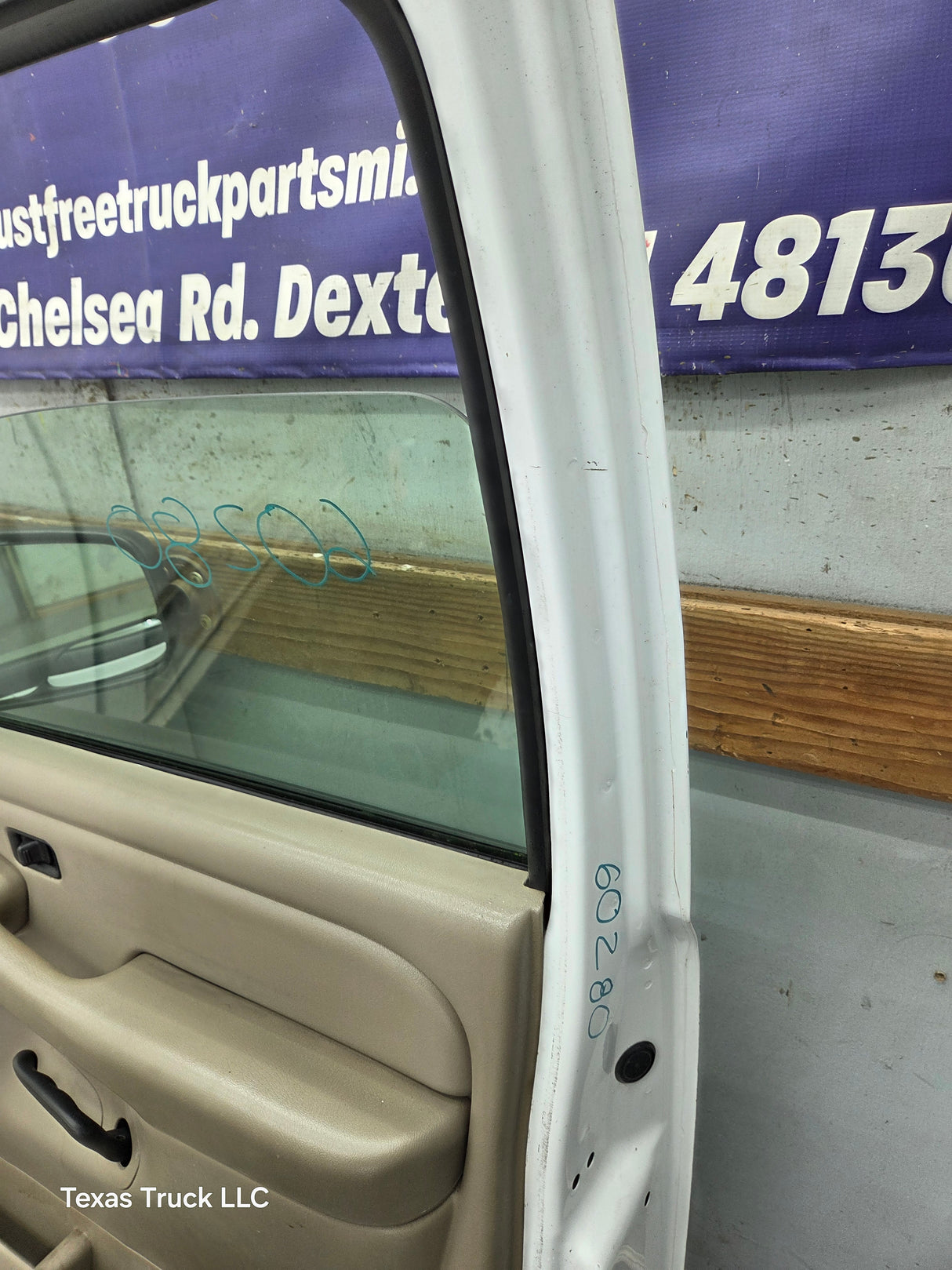 1999-2006 Chevrolet Silverado / GMC Sierra 1500 2500 3500 HD Front Passenger side Door RH