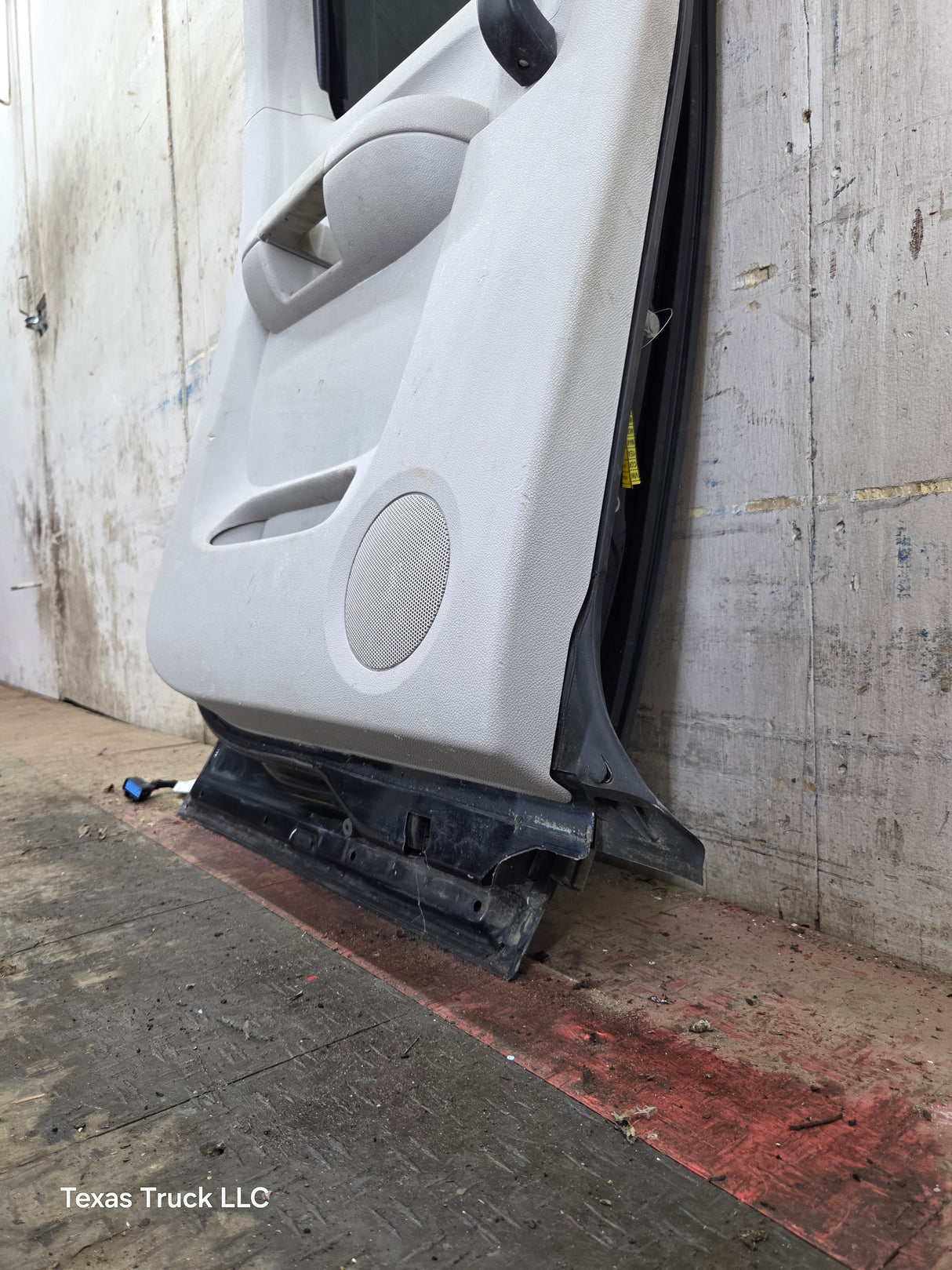 2007-2013 Chevrolet Silverado / GMC Sierra 1500 2500 3500 HD Driver Side Extended Cab LH Rear Door