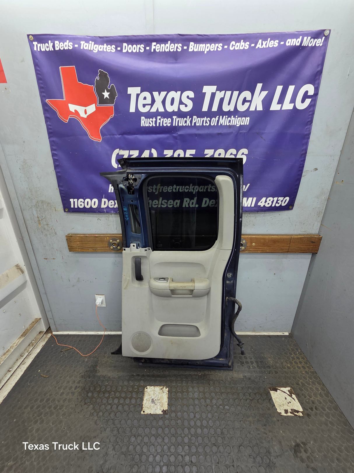 2007-2013 Chevrolet Silverado / GMC Sierra 1500 2500 3500 HD Passenger side Extended Cab RH Rear Door