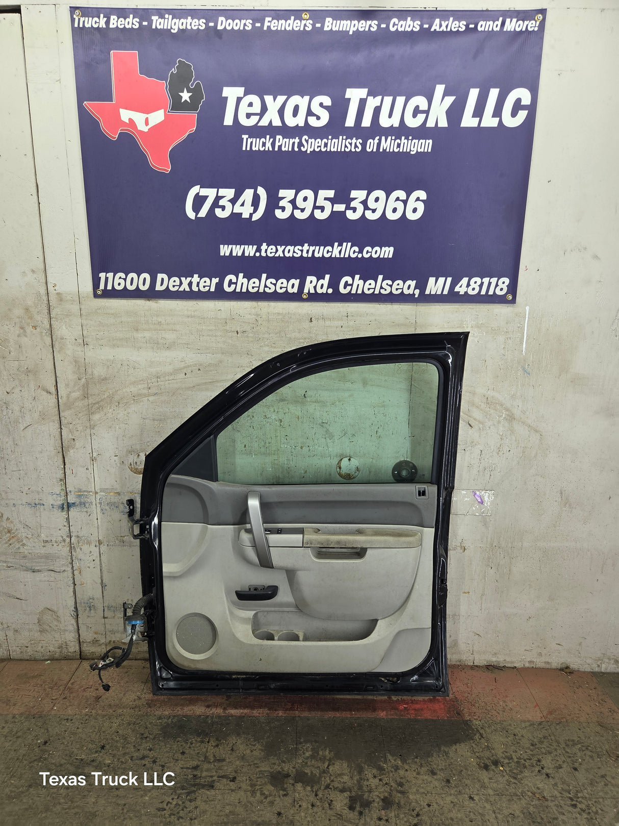 2007-2013 Chevrolet Silverado / GMC Sierra 1500 2500 3500 HD RH Front Passenger Side Door