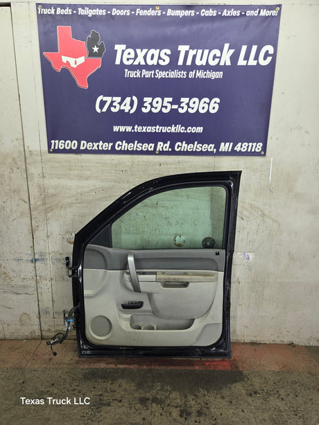 2007-2013 Chevrolet Silverado / GMC Sierra 1500 2500 3500 HD RH Front Passenger Side Door