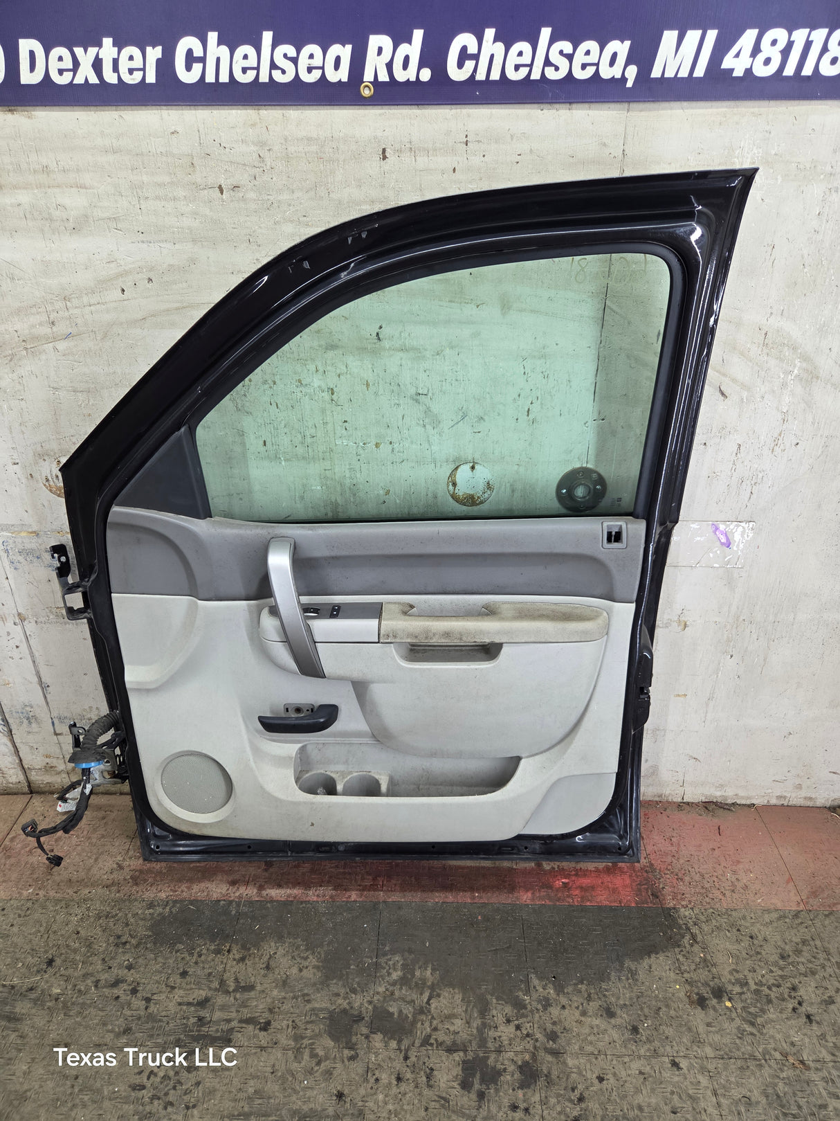 2007-2013 Chevrolet Silverado / GMC Sierra 1500 2500 3500 HD RH Front Passenger Side Door