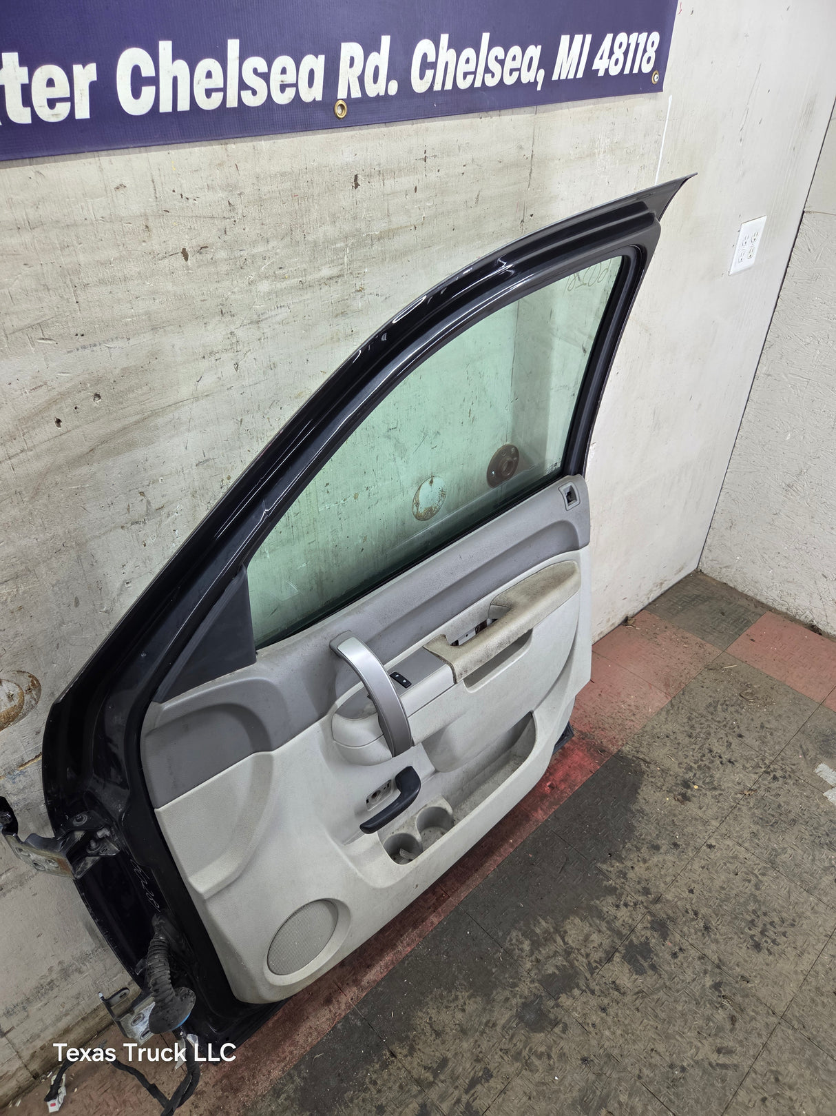 2007-2013 Chevrolet Silverado / GMC Sierra 1500 2500 3500 HD RH Front Passenger Side Door