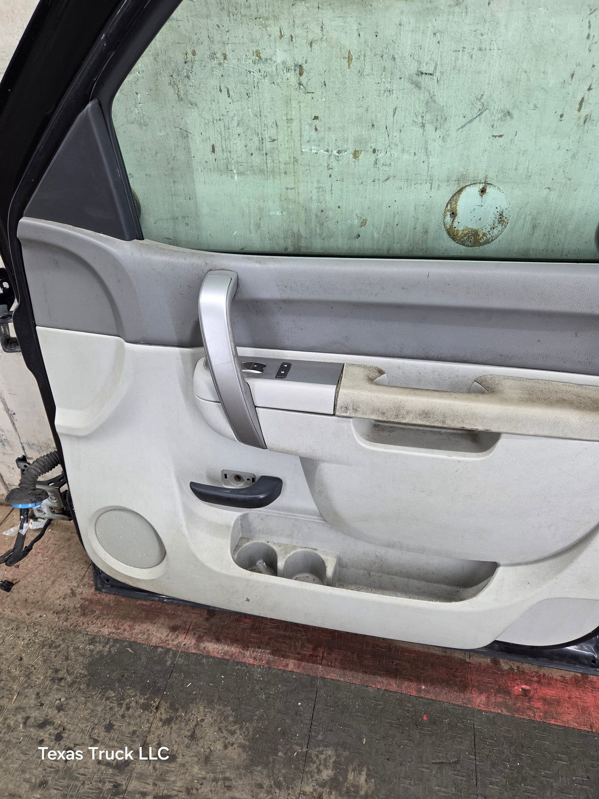 2007-2013 Chevrolet Silverado / GMC Sierra 1500 2500 3500 HD RH Front Passenger Side Door