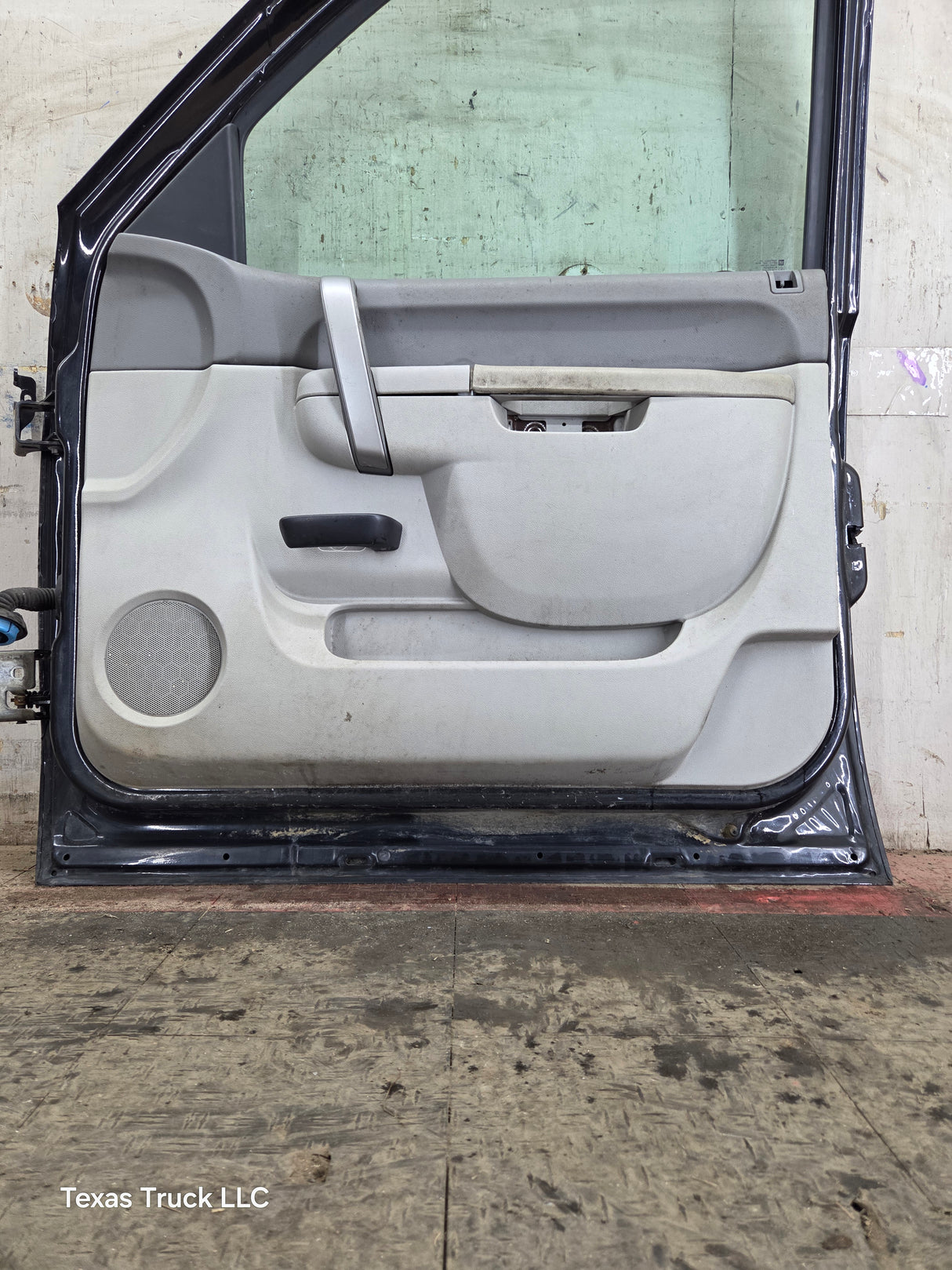 2007-2013 Chevrolet Silverado / GMC Sierra 1500 2500 3500 HD RH Front Passenger Side Door