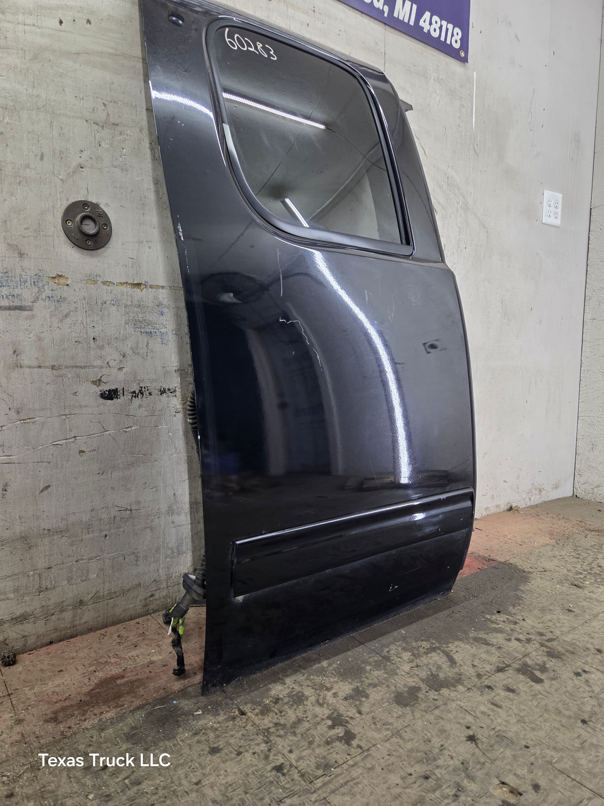 2007-2013 Chevrolet Silverado / GMC Sierra 1500 2500 3500 HD Passenger side Extended Cab RH Rear Door