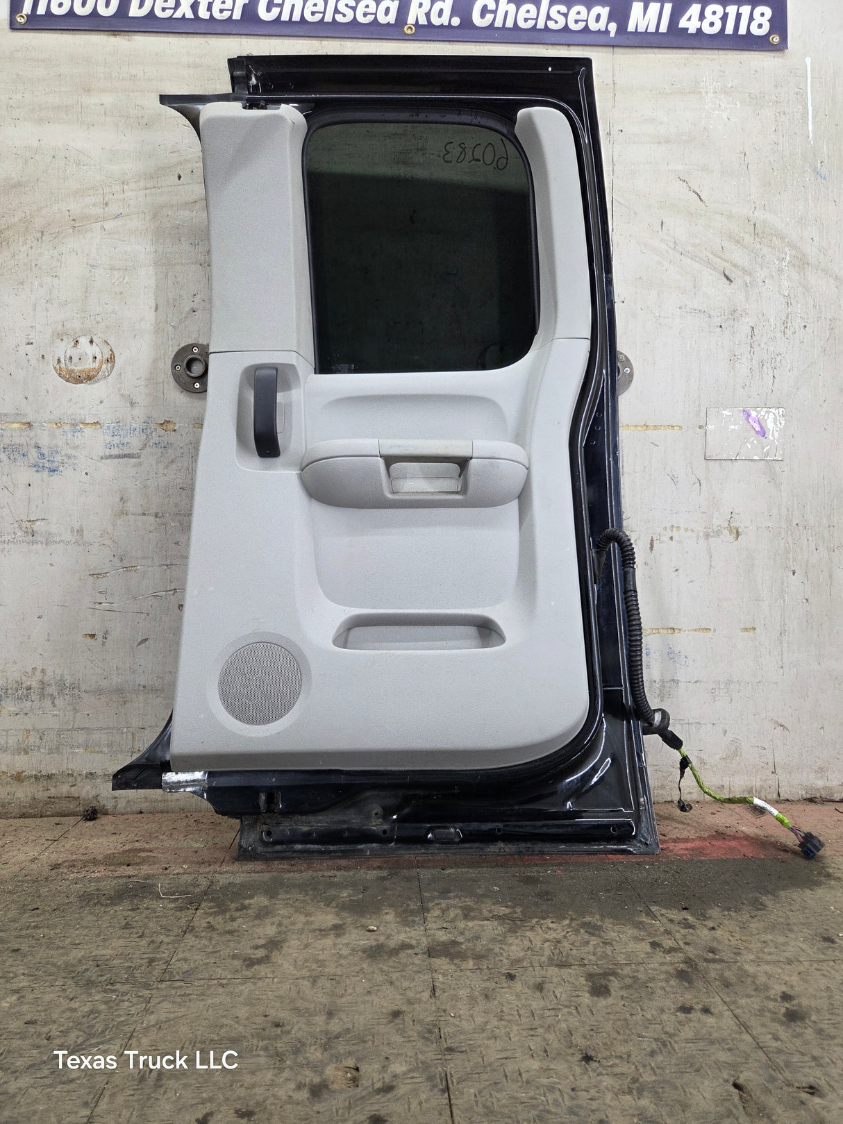 2007-2013 Chevrolet Silverado / GMC Sierra 1500 2500 3500 HD Passenger side Extended Cab RH Rear Door
