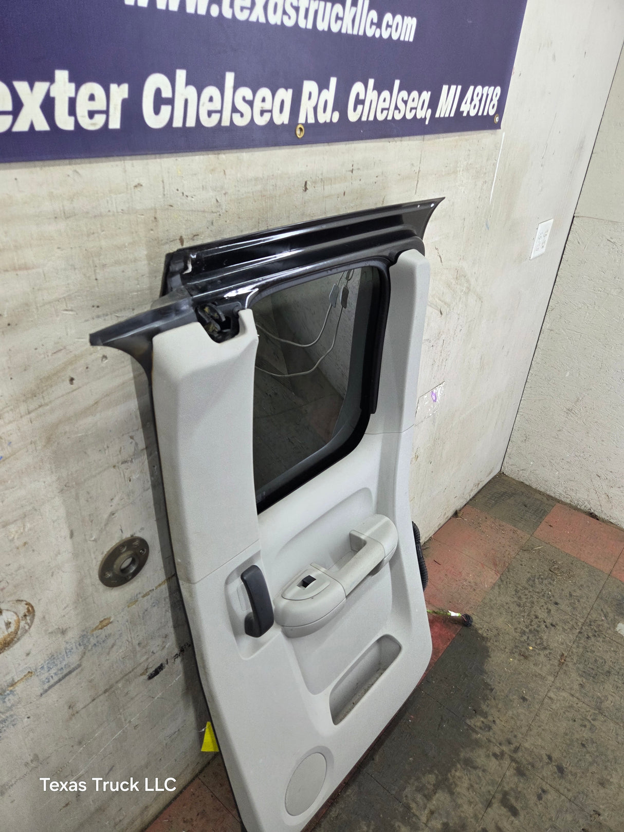 2007-2013 Chevrolet Silverado / GMC Sierra 1500 2500 3500 HD Passenger side Extended Cab RH Rear Door