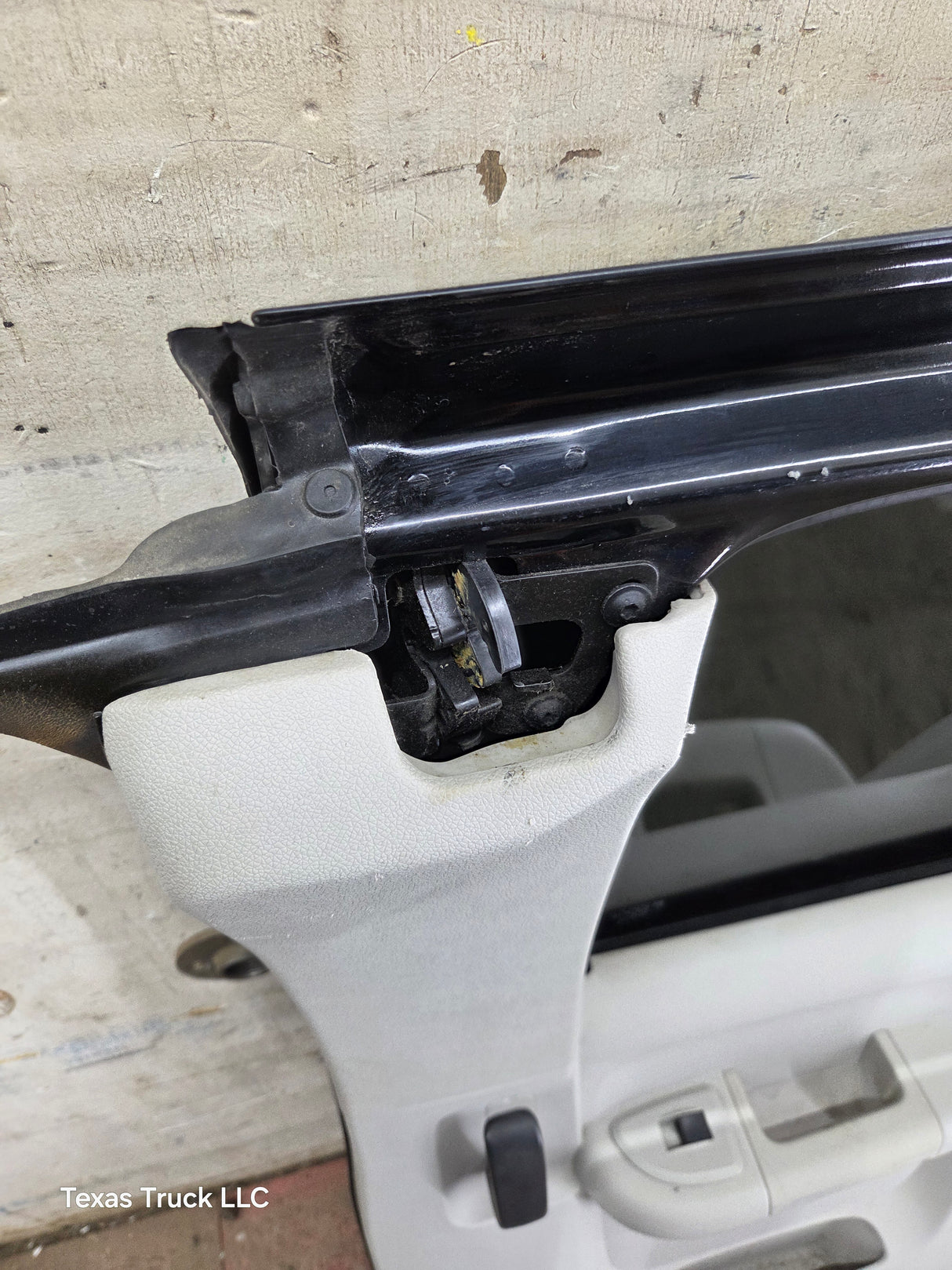 2007-2013 Chevrolet Silverado / GMC Sierra 1500 2500 3500 HD Passenger side Extended Cab RH Rear Door