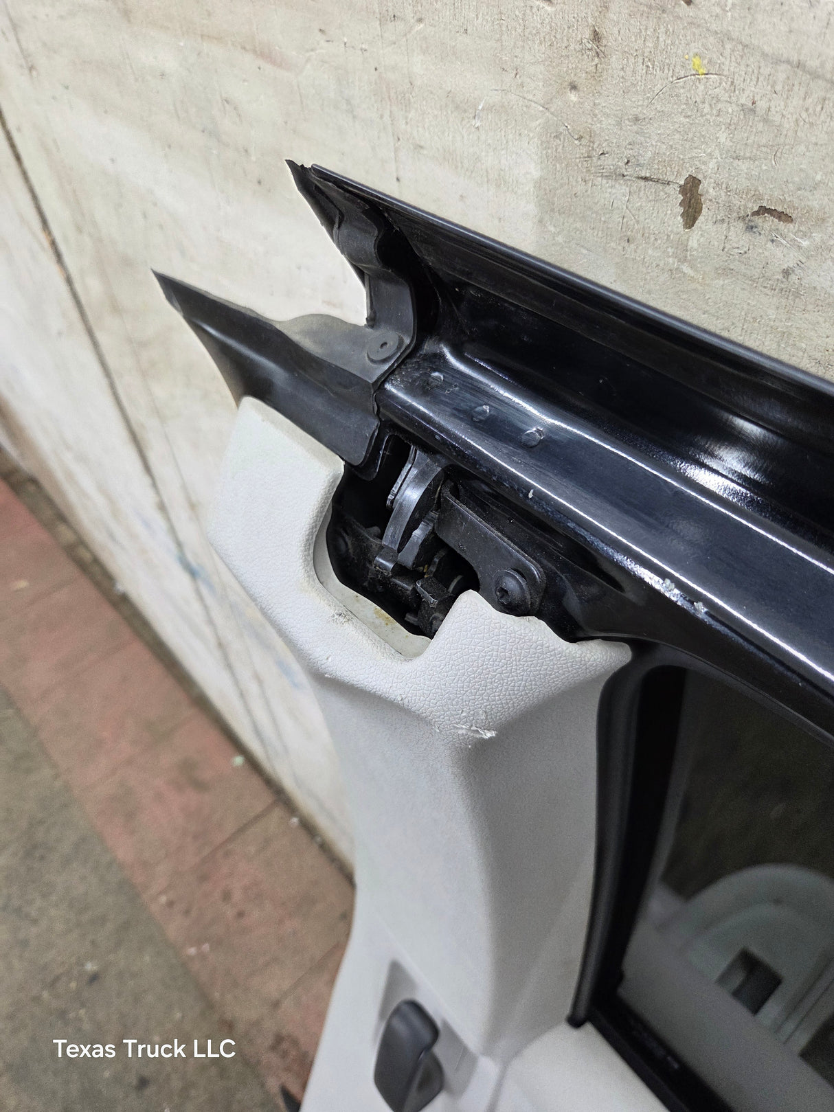 2007-2013 Chevrolet Silverado / GMC Sierra 1500 2500 3500 HD Passenger side Extended Cab RH Rear Door