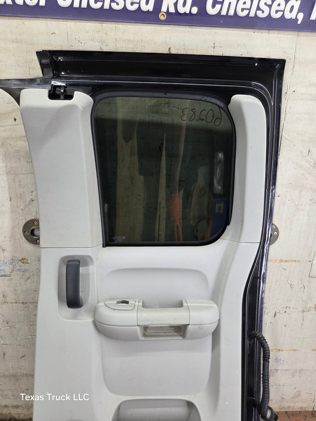 2007-2013 Chevrolet Silverado / GMC Sierra 1500 2500 3500 HD Passenger side Extended Cab RH Rear Door