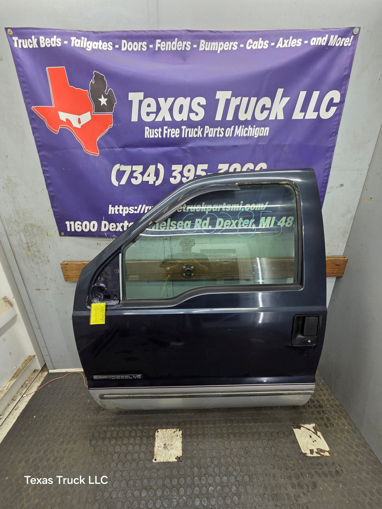 1999-2011 Ford Super Duty LH Driver Side Front Door F250 F350 F450 F550
