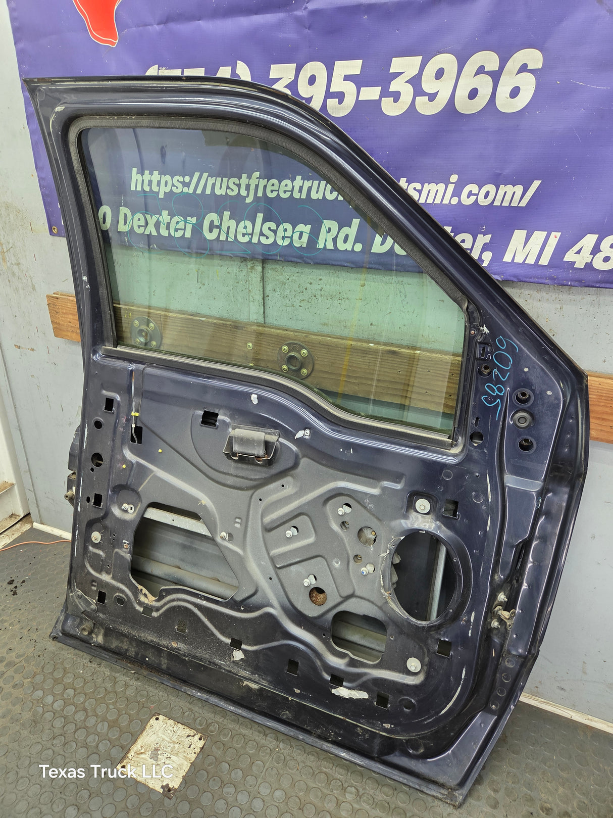 1999-2011 Ford Super Duty LH Driver Side Front Door F250 F350 F450 F550