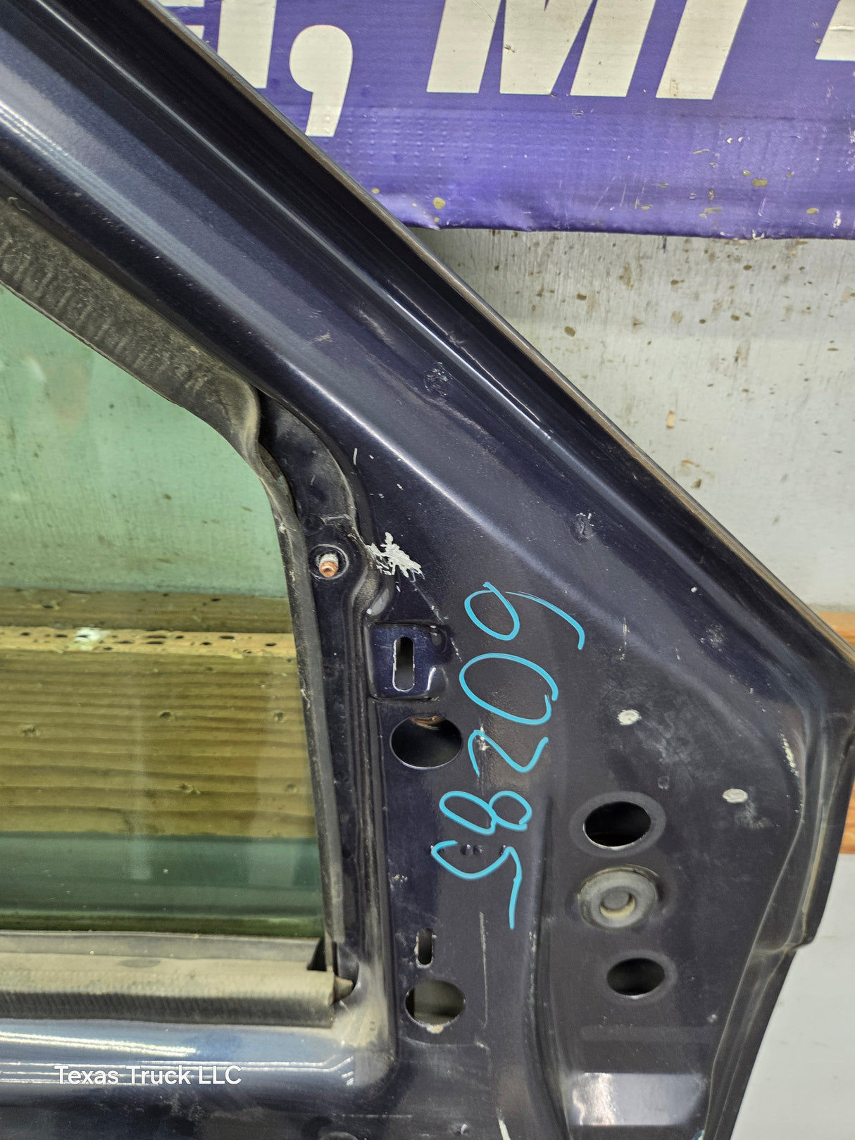 1999-2011 Ford Super Duty LH Driver Side Front Door F250 F350 F450 F550