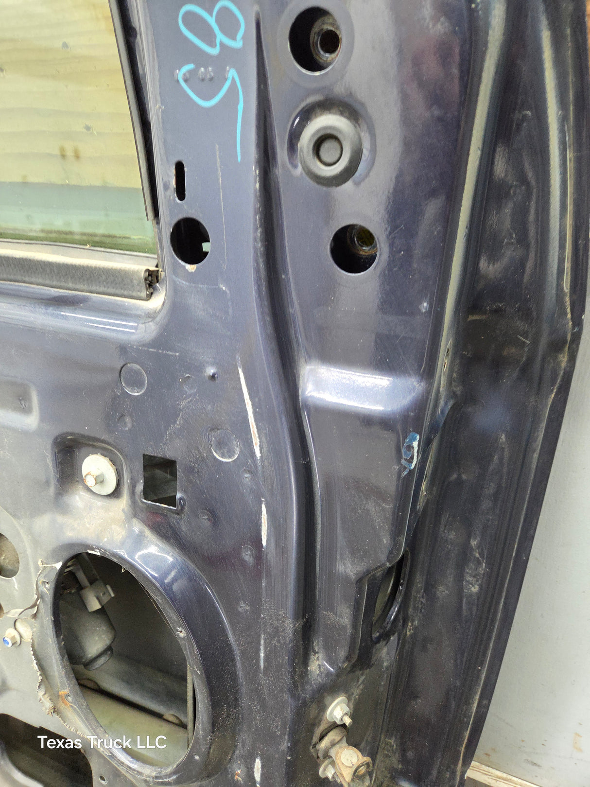 1999-2011 Ford Super Duty LH Driver Side Front Door F250 F350 F450 F550