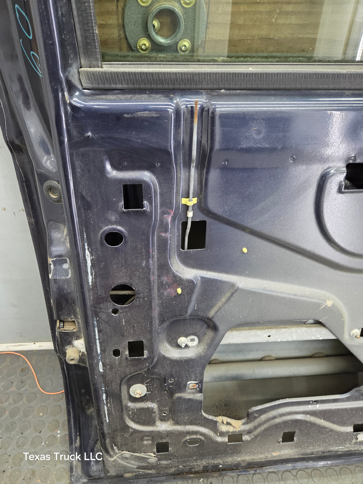 1999-2011 Ford Super Duty LH Driver Side Front Door F250 F350 F450 F550