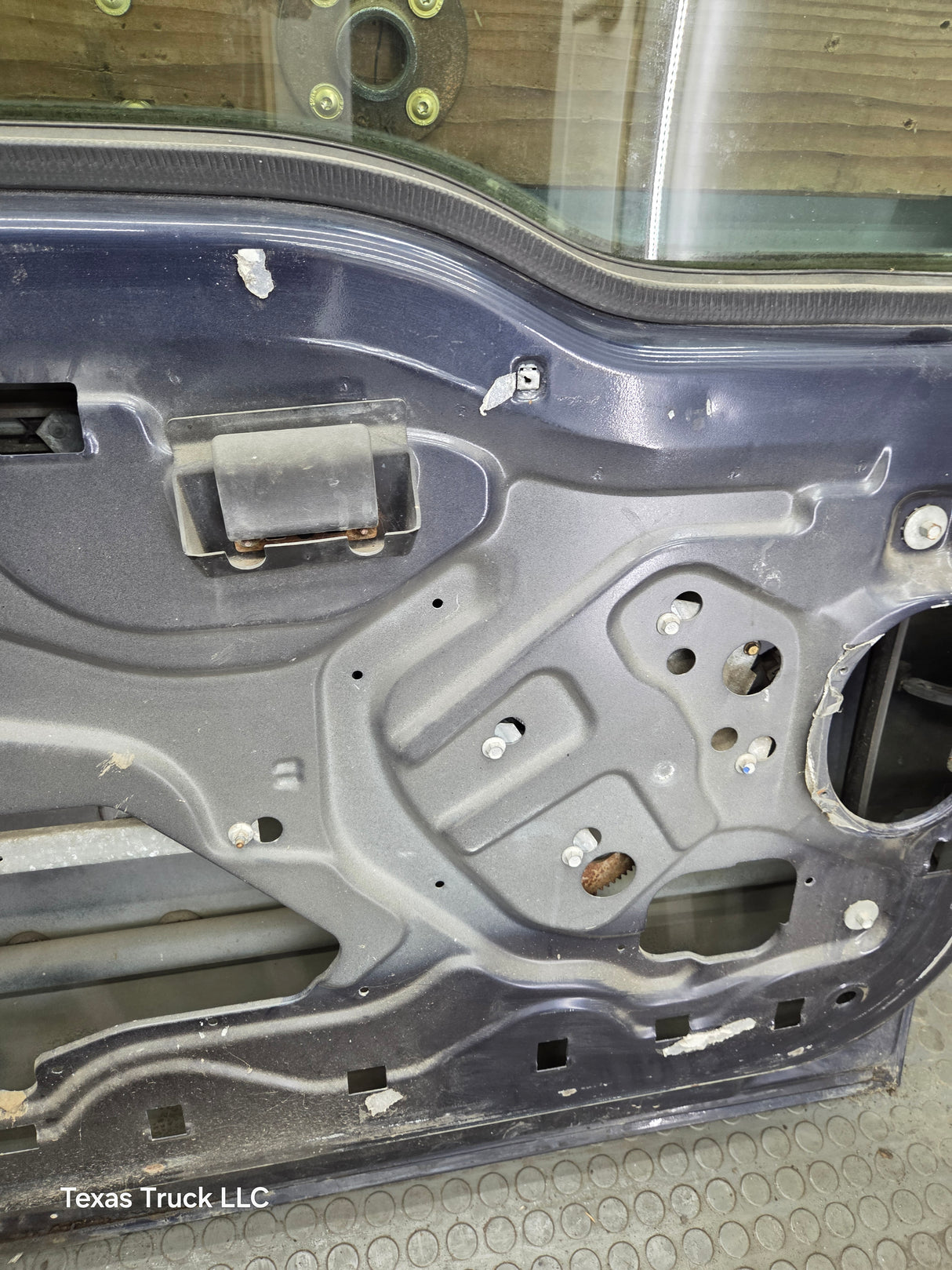 1999-2011 Ford Super Duty LH Driver Side Front Door F250 F350 F450 F550