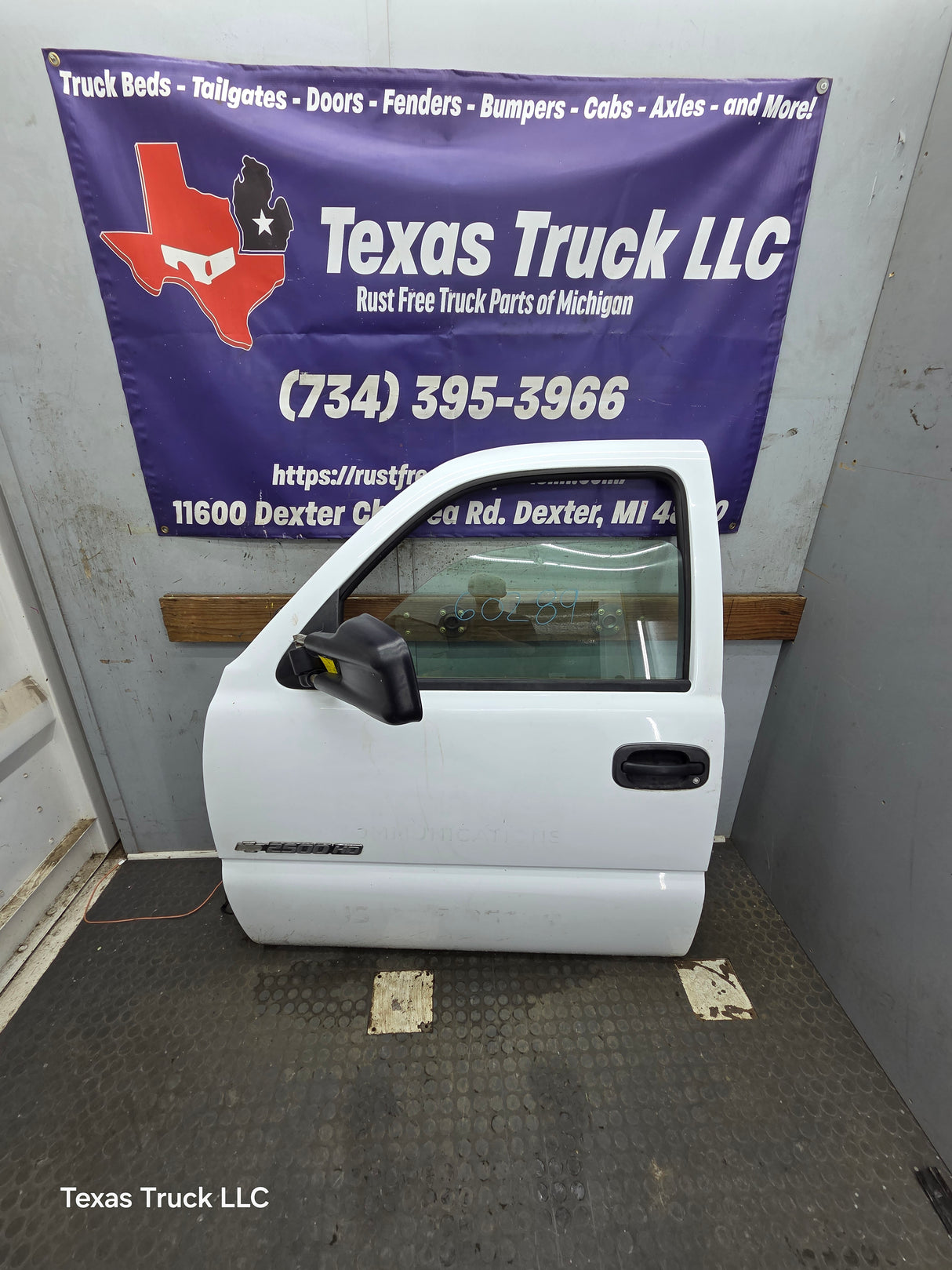 1999-2006 Chevrolet Silverado / GMC Sierra 1500 2500 3500 HD Front Driver Side Door LH