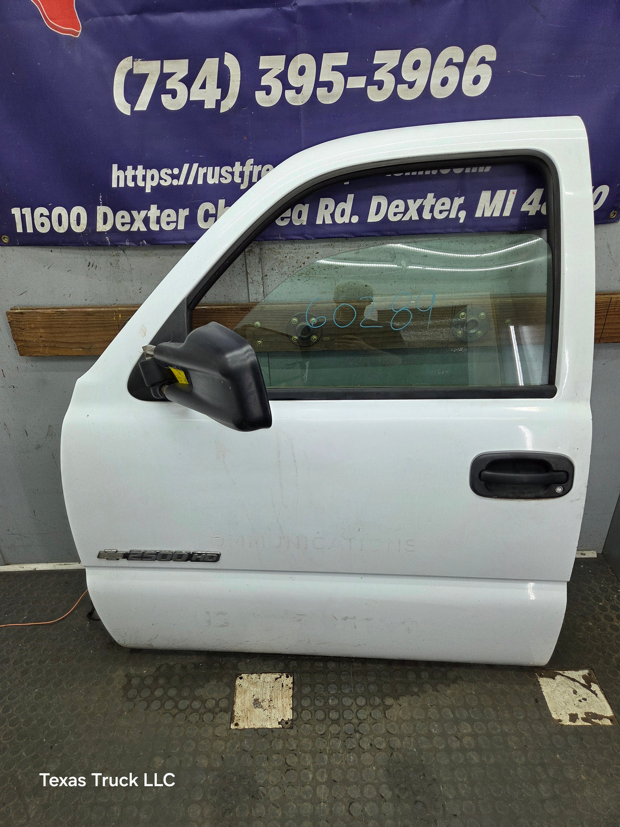 1999-2006 Chevrolet Silverado / GMC Sierra 1500 2500 3500 HD Front Driver Side Door LH