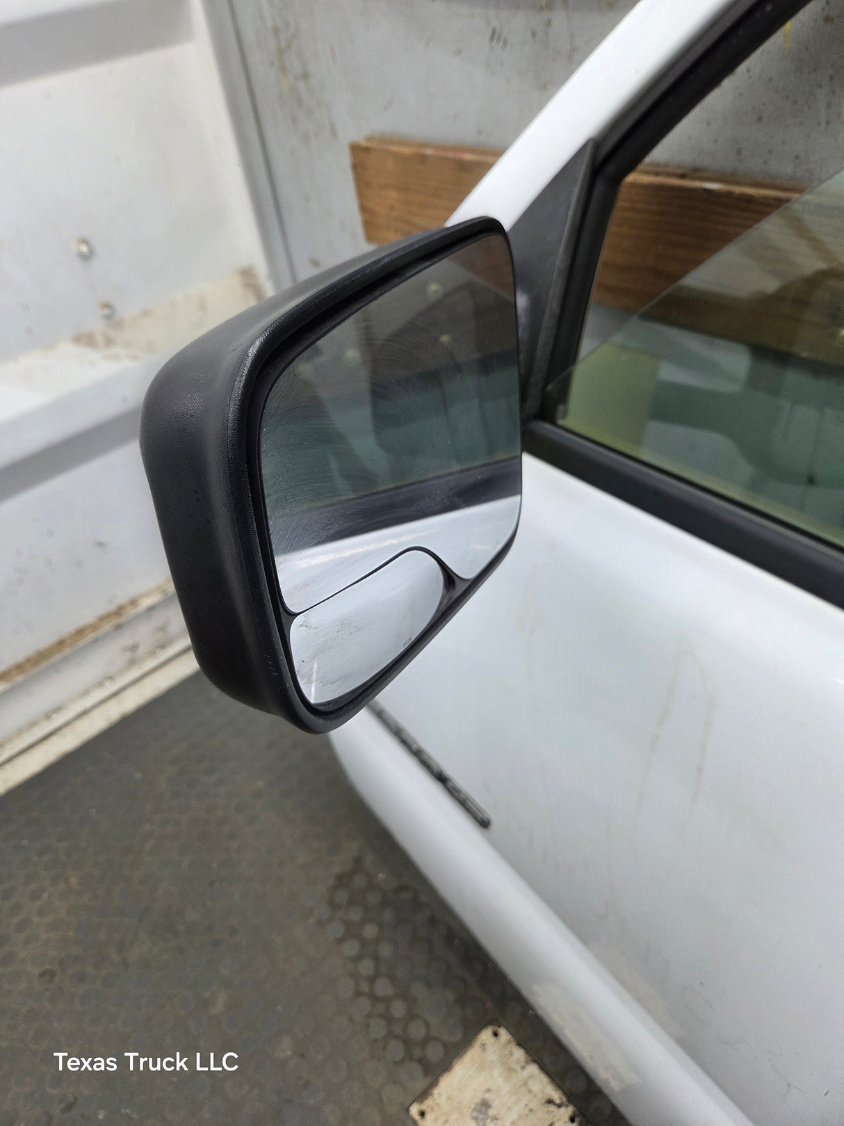 1999-2006 Chevrolet Silverado / GMC Sierra 1500 2500 3500 HD Front Driver Side Door LH