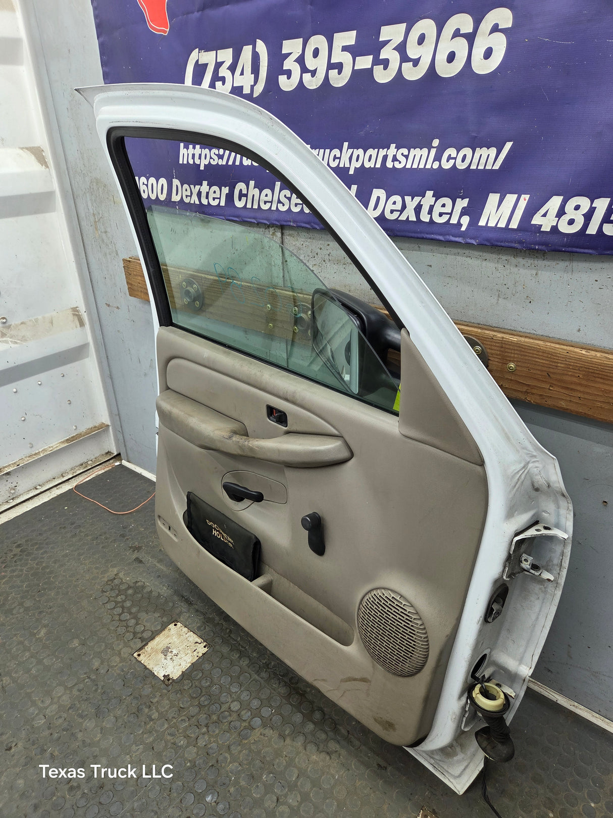 1999-2006 Chevrolet Silverado / GMC Sierra 1500 2500 3500 HD Front Driver Side Door LH