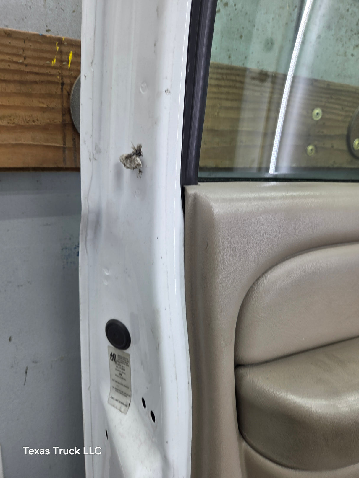 1999-2006 Chevrolet Silverado / GMC Sierra 1500 2500 3500 HD Front Driver Side Door LH