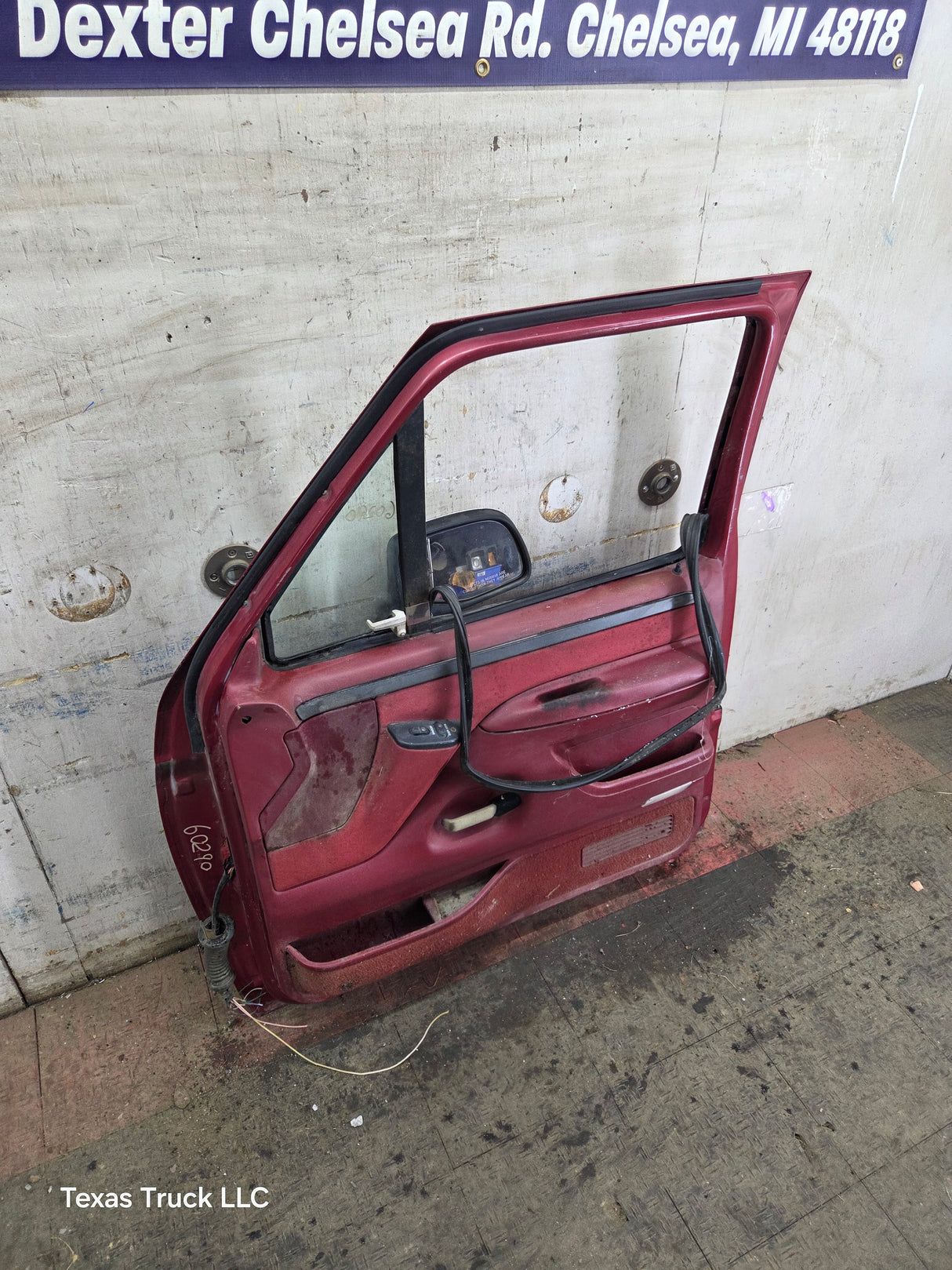 1987-1997 Ford F Series F250 F350 F450 F550 RH Passenger Side Front Door