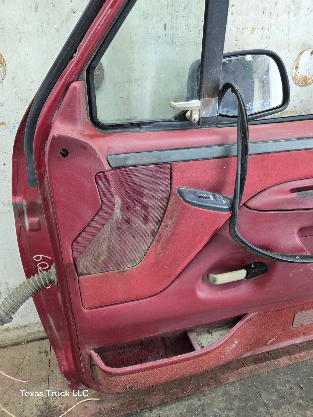 1987-1997 Ford F Series F250 F350 F450 F550 RH Passenger Side Front Door