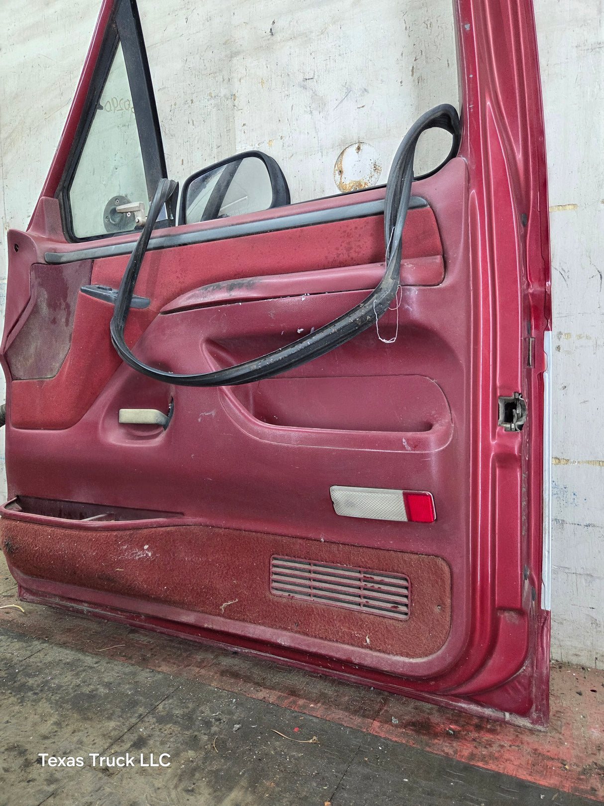 1987-1997 Ford F Series F250 F350 F450 F550 RH Passenger Side Front Door