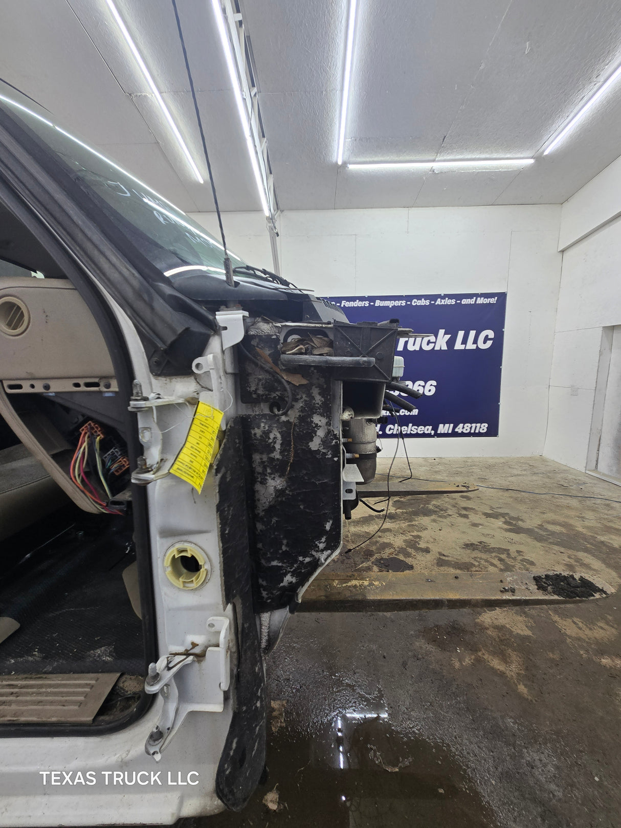 1999-2007 Chevrolet Silverado / GMC Sierra 1500 2500 HD 3500HD Regular Cab Body