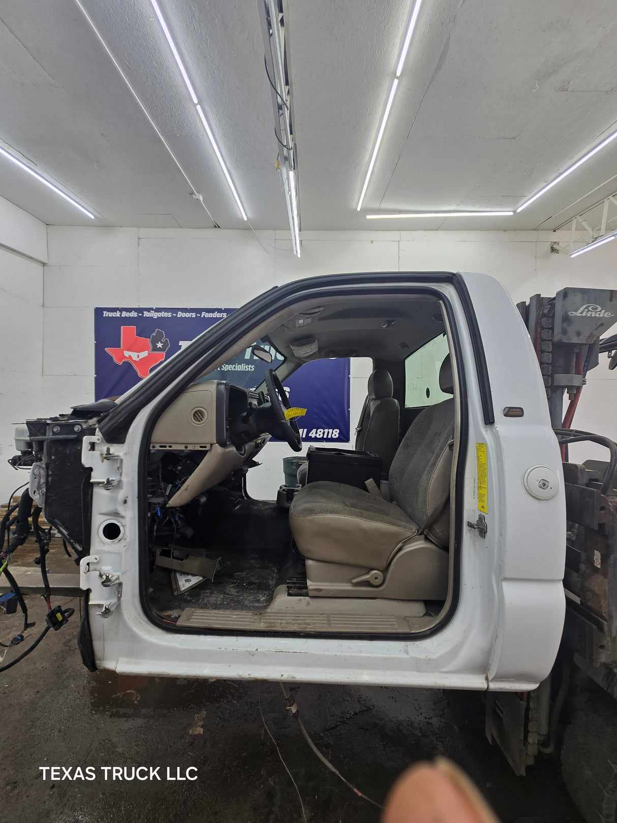 1999-2007 Chevrolet Silverado / GMC Sierra 1500 2500 HD 3500HD Regular Cab Body