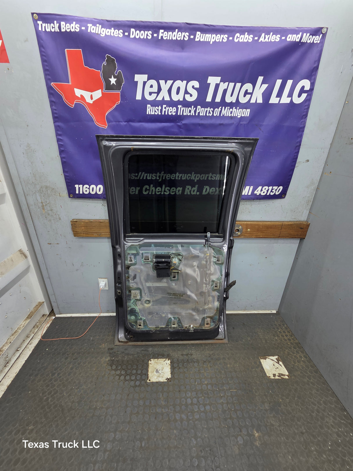 1999-2011 Ford Super Duty LH Driver Side Rear Crew Cab Door F250 F350 F450 F550