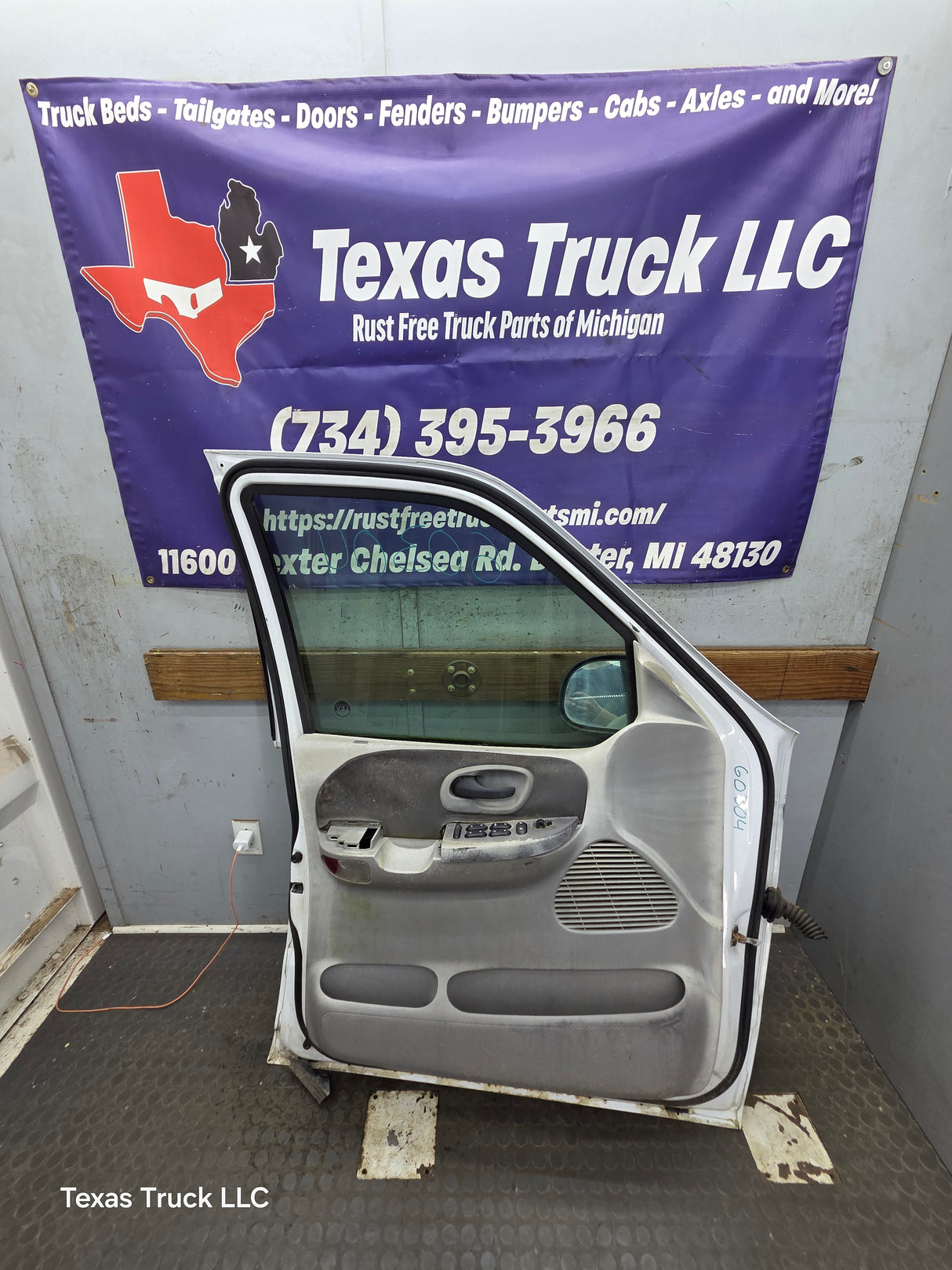 1997-2003 Ford F150 Crew Cab Driver Side LH Front Door