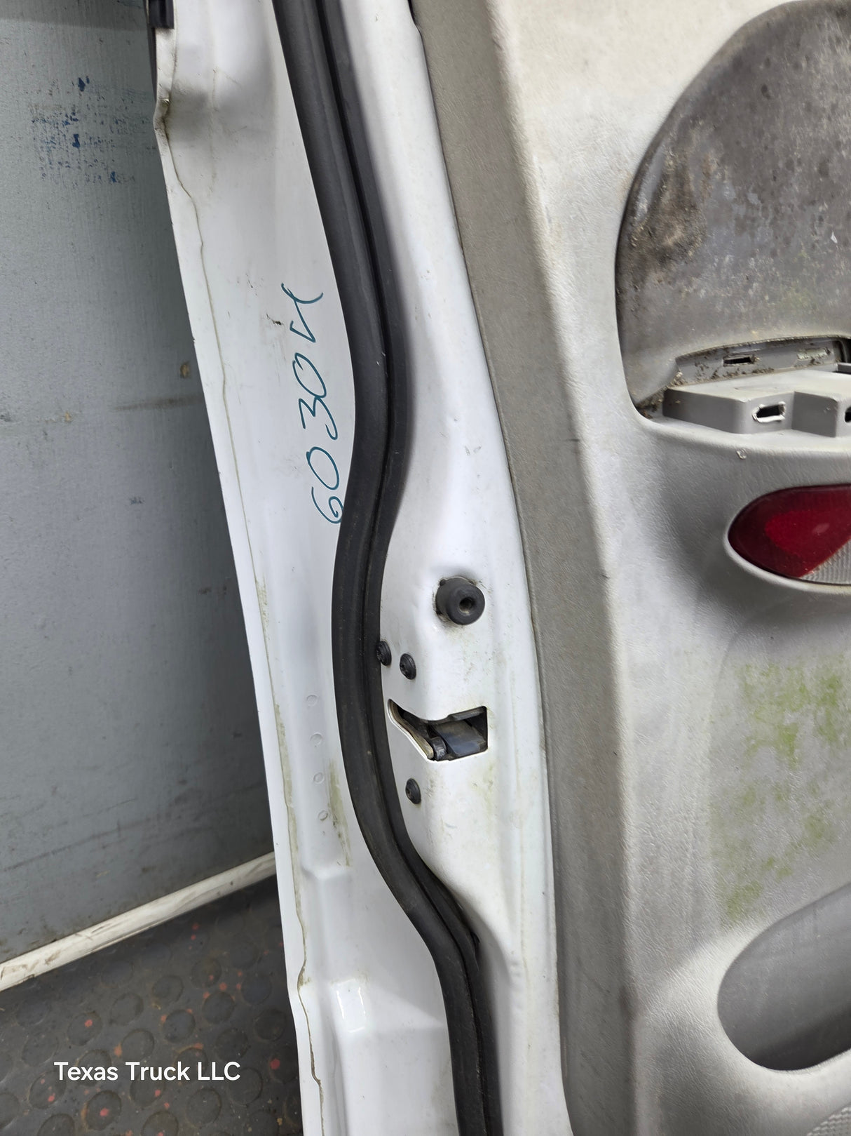 1997-2003 Ford F150 Crew Cab Driver Side LH Front Door